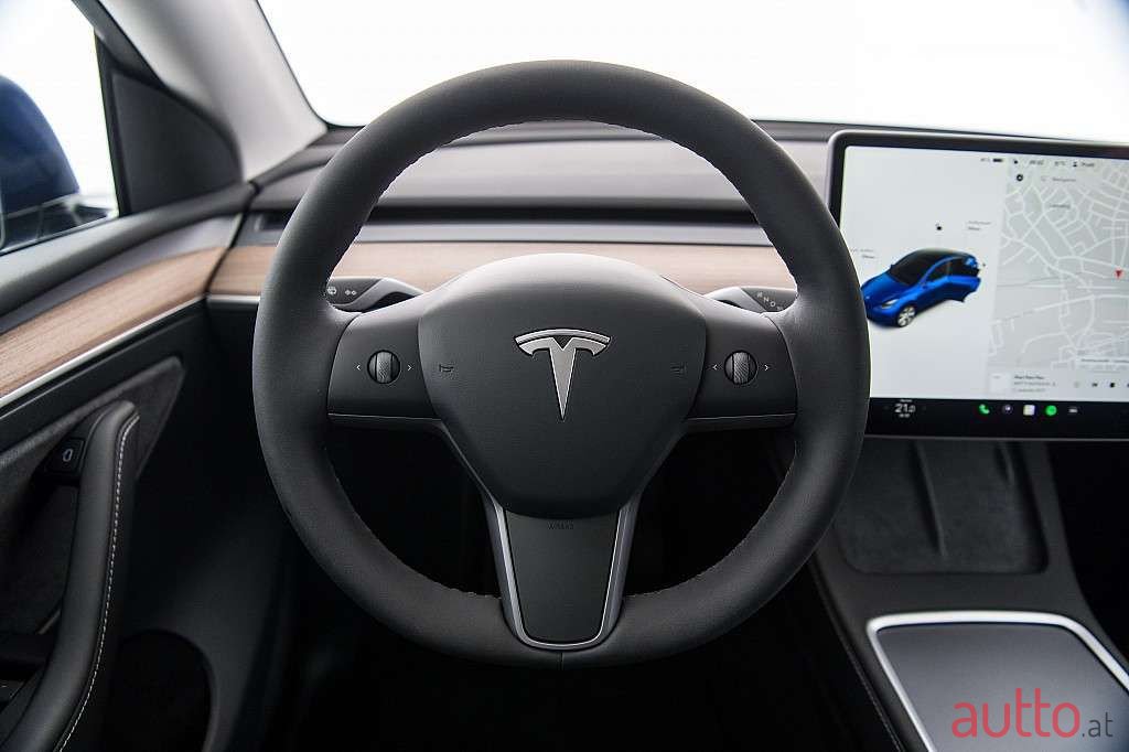 2022' Tesla Model Y photo #5