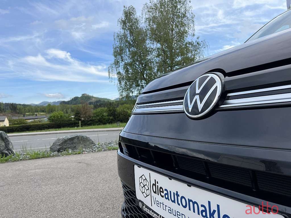 2023' Volkswagen Caddy photo #3