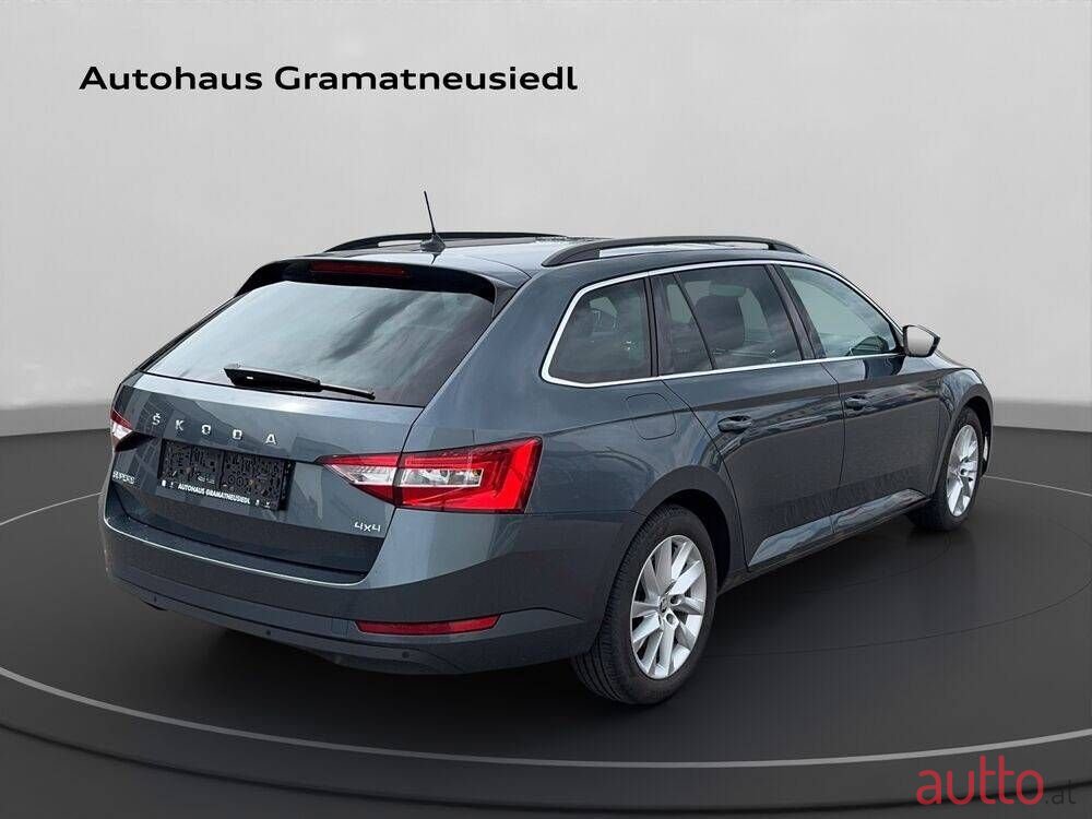 2022' Skoda Superb photo #5