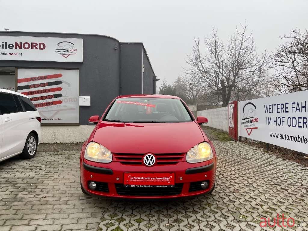 2005' Volkswagen Golf photo #2
