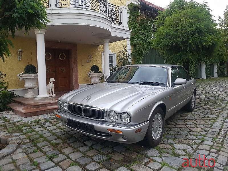 1998' Jaguar XJ photo #1