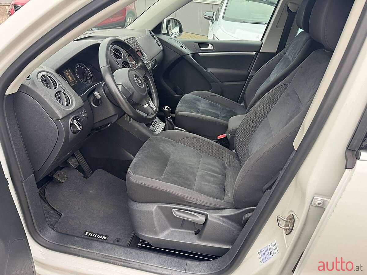 2011' Volkswagen Tiguan photo #4