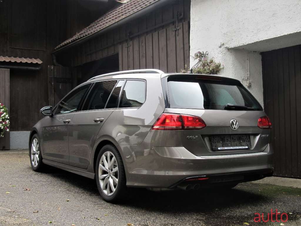 2015' Volkswagen Golf photo #2