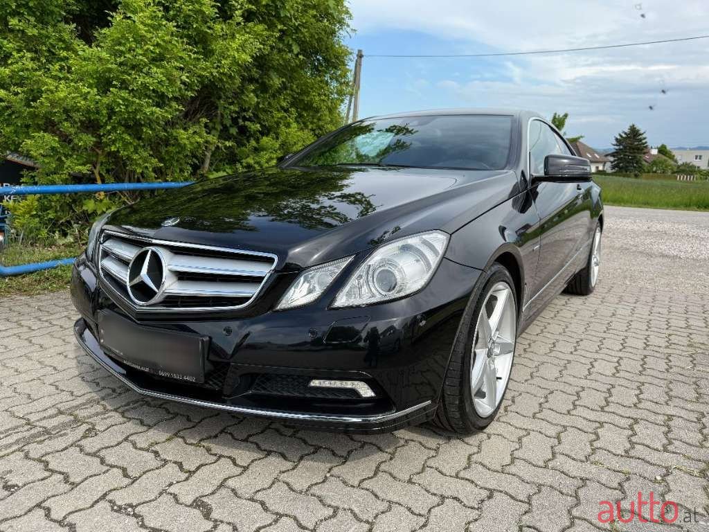 2010' Mercedes-Benz E-Klasse photo #2