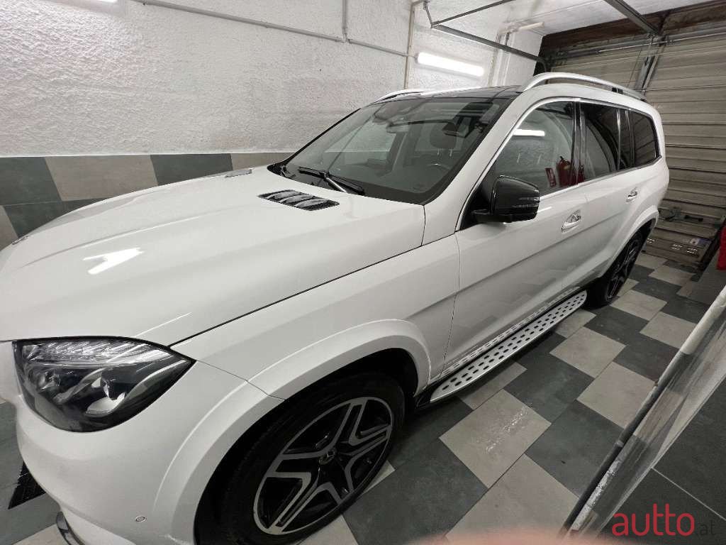 2019' Mercedes-Benz Gl-Klasse photo #3