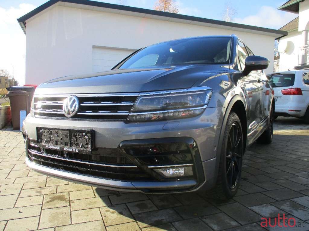 2019' Volkswagen Tiguan photo #5
