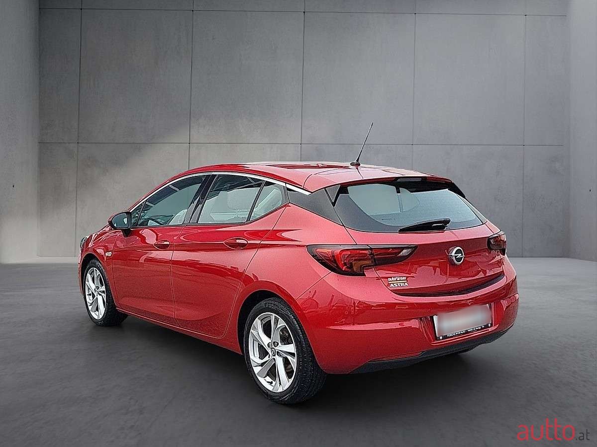 2020' Opel Astra photo #3