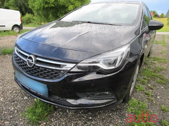 2019' Opel Astra photo #1