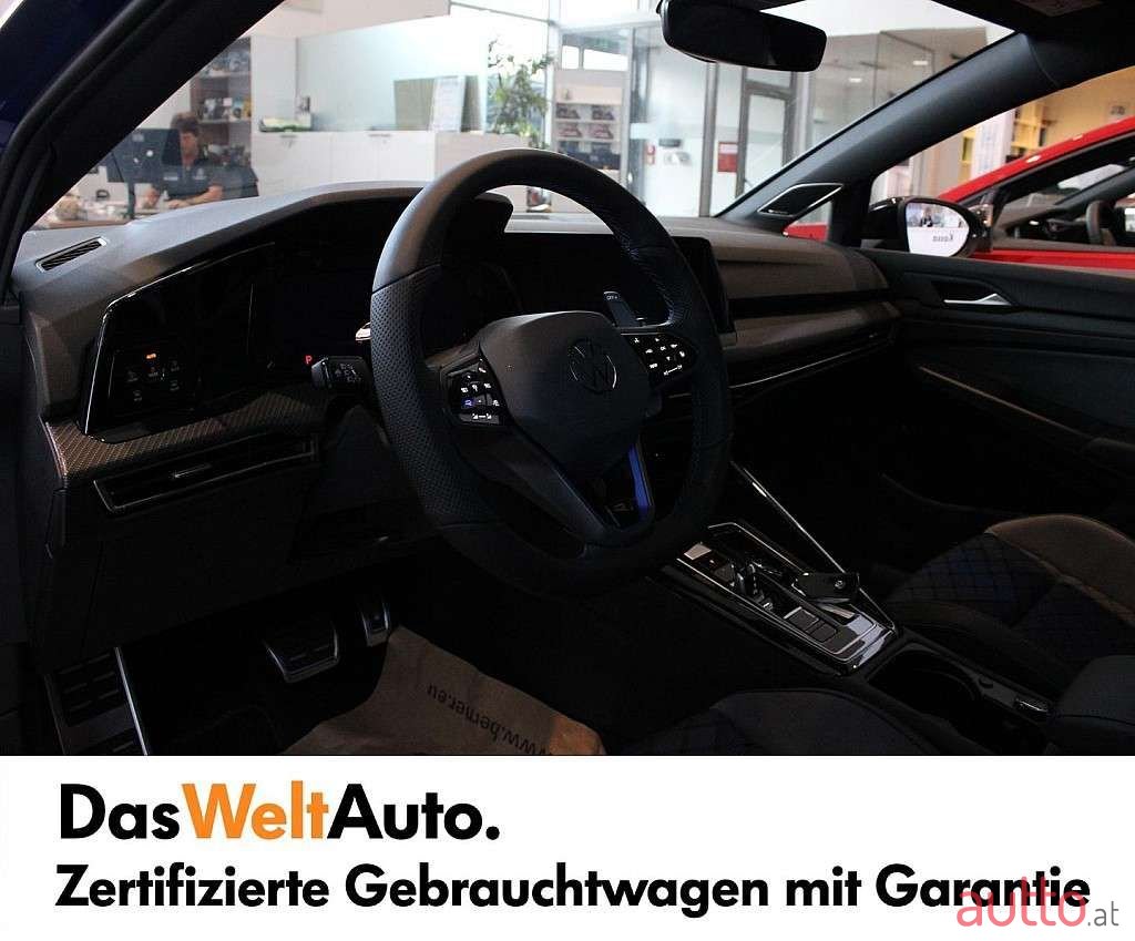 2023' Volkswagen Golf photo #6