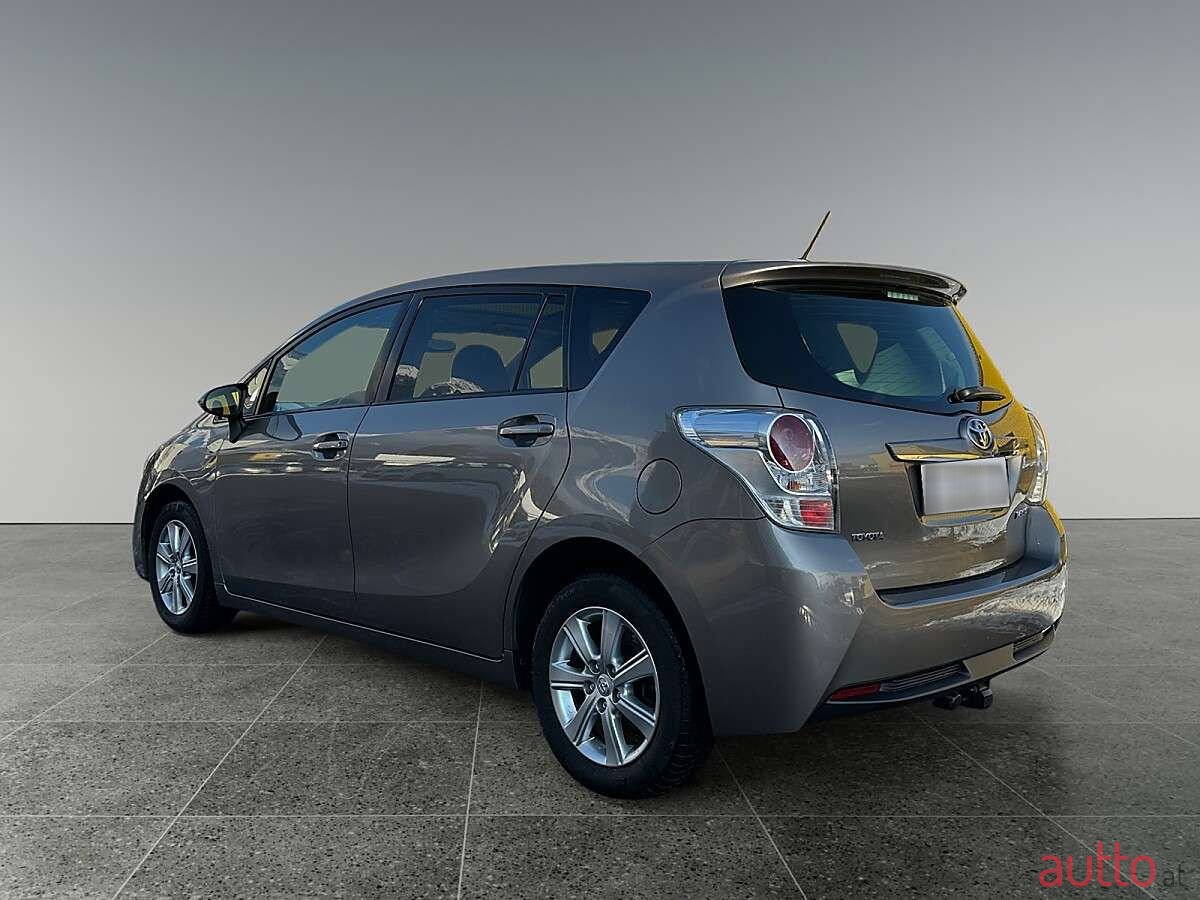 2014' Toyota Verso photo #3