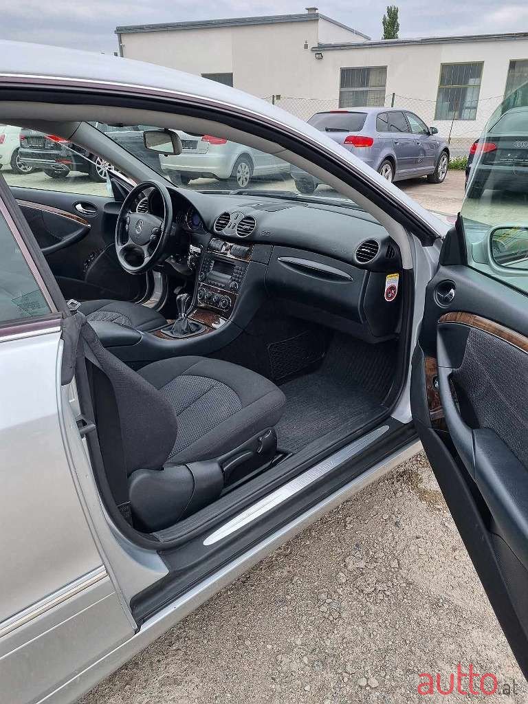 2008' Mercedes-Benz Clk-Klasse photo #4