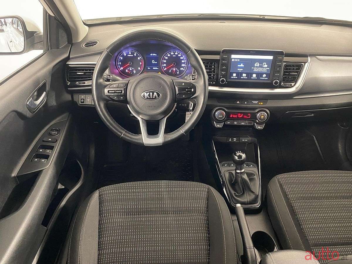 2020' Kia Stonic photo #4