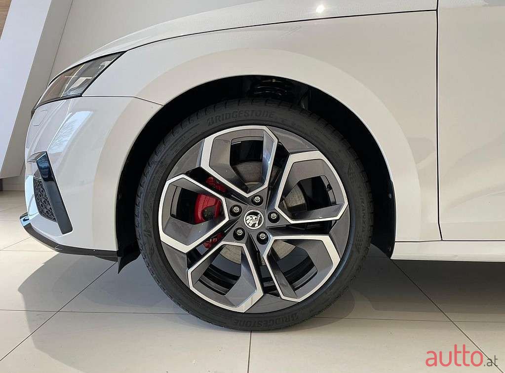 2023' Skoda Octavia photo #4