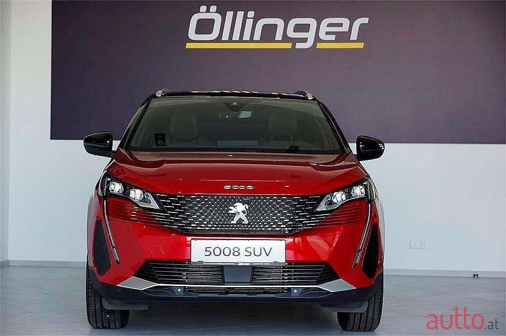 2022' Peugeot 5008 photo #2