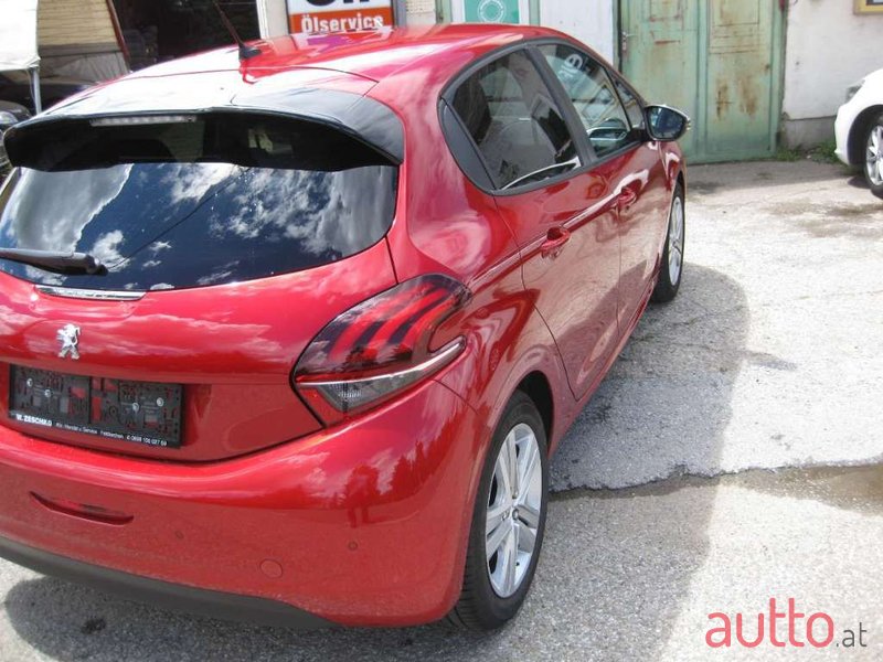 2019' Peugeot 208 photo #6