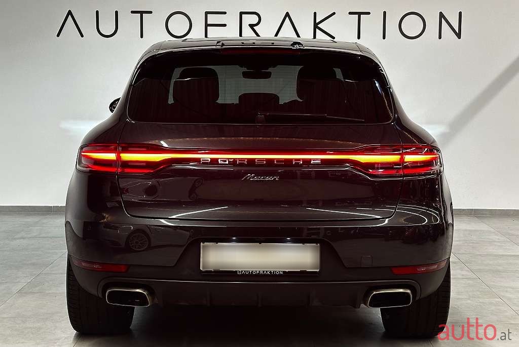 2021' Porsche Macan photo #5