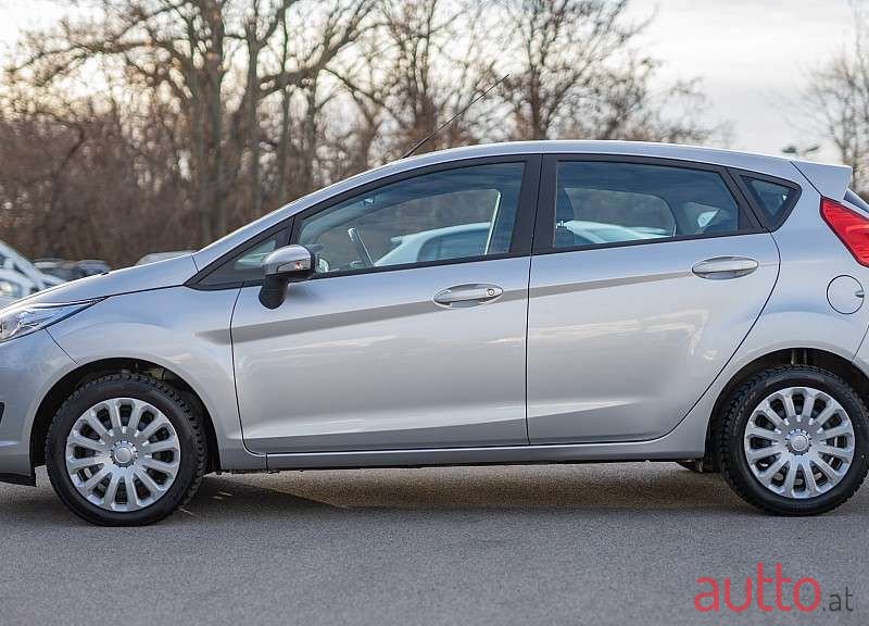 2016' Ford Fiesta photo #3