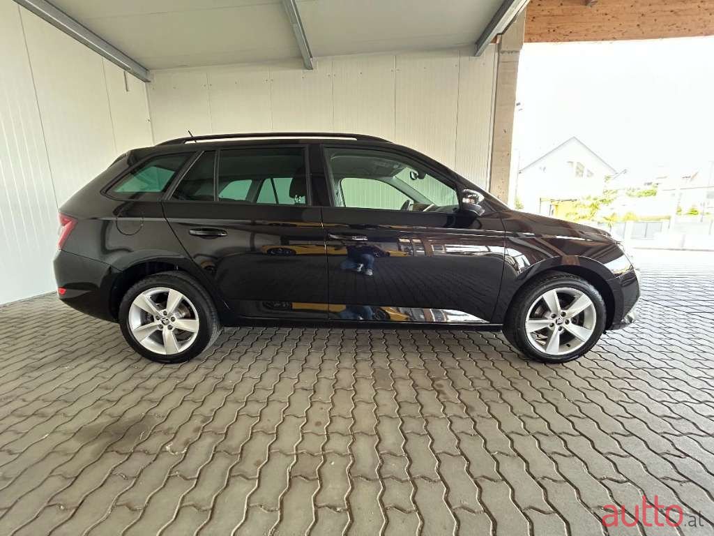 2021' Skoda Fabia photo #3