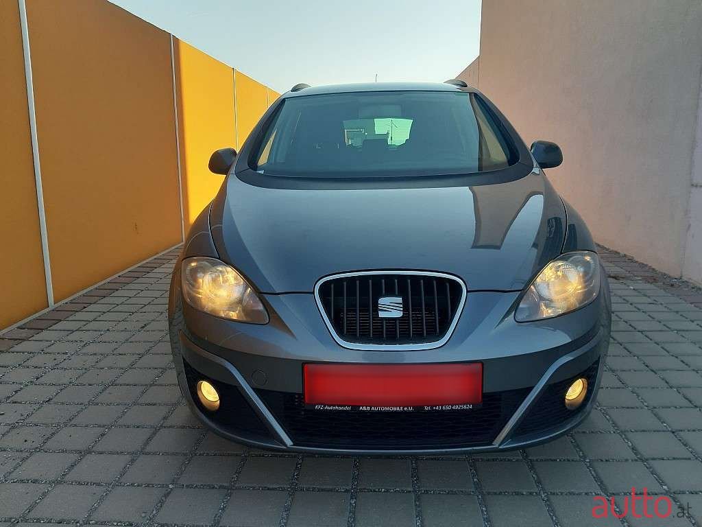 2012' SEAT Altea XL photo #3