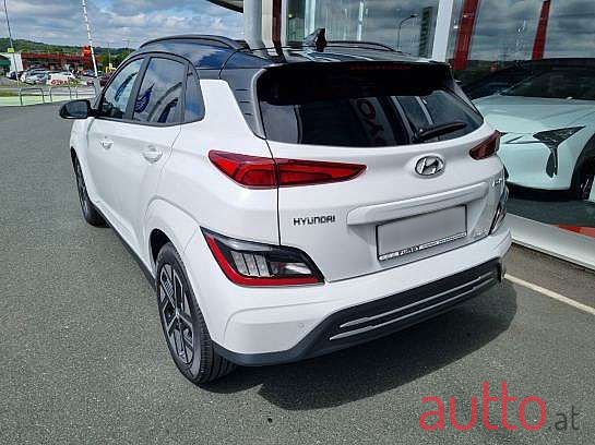 2023' Hyundai Kona photo #2