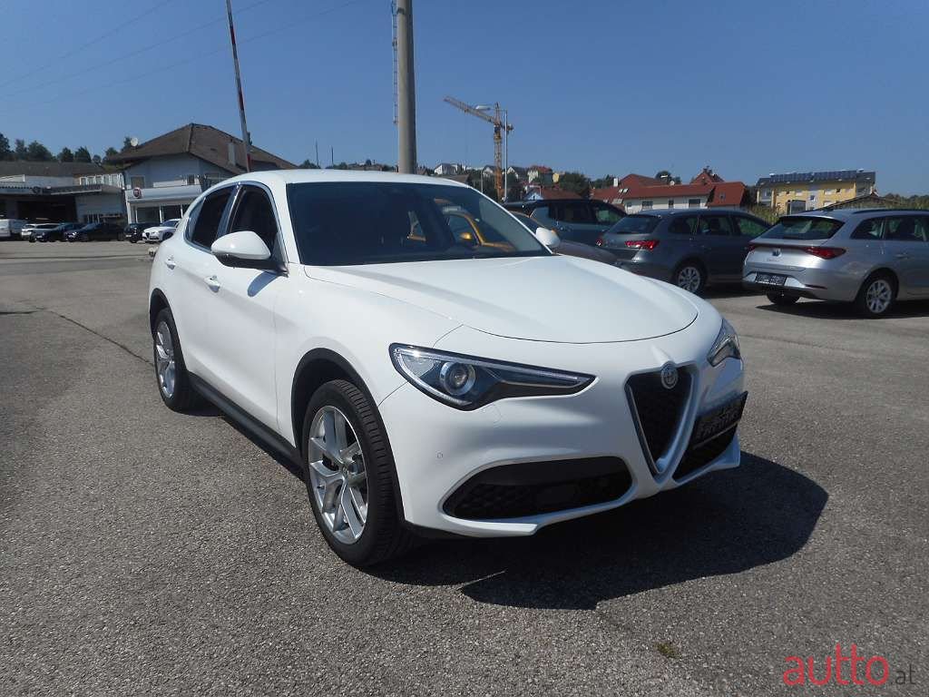 2020' Alfa Romeo Stelvio photo #2