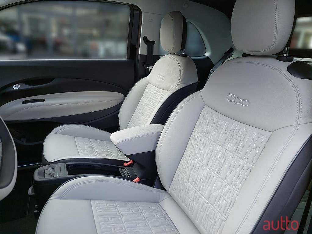 2024' Fiat 500C photo #6