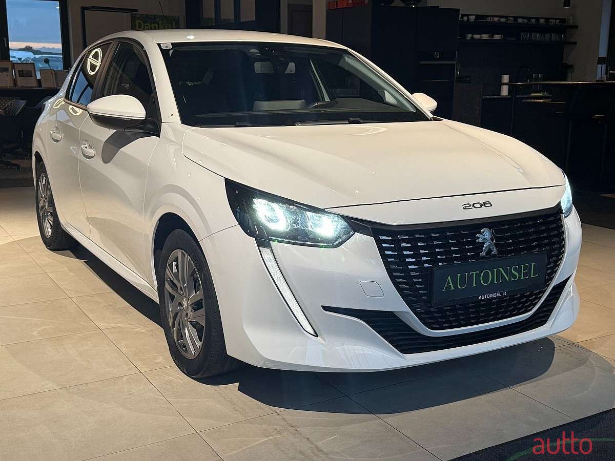 2021' Peugeot 208 photo #2