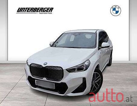 2024' BMW iX1 photo #1