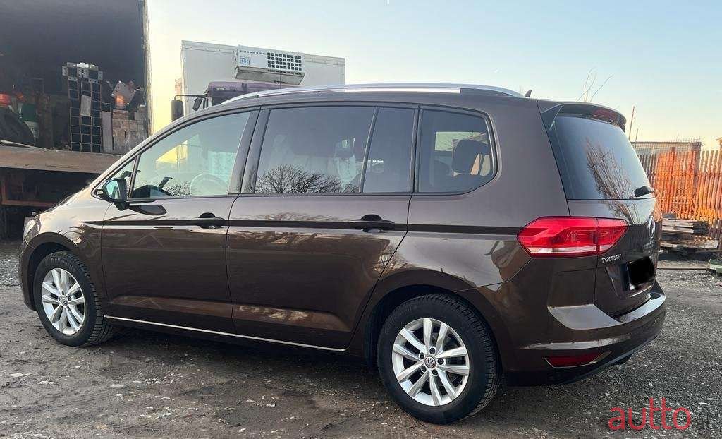 2016' Volkswagen Touran photo #6