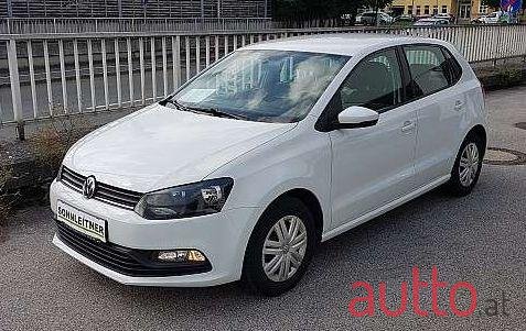 2014' Volkswagen Polo photo #2