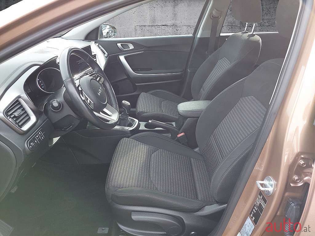 2021' Kia Ceed photo #6