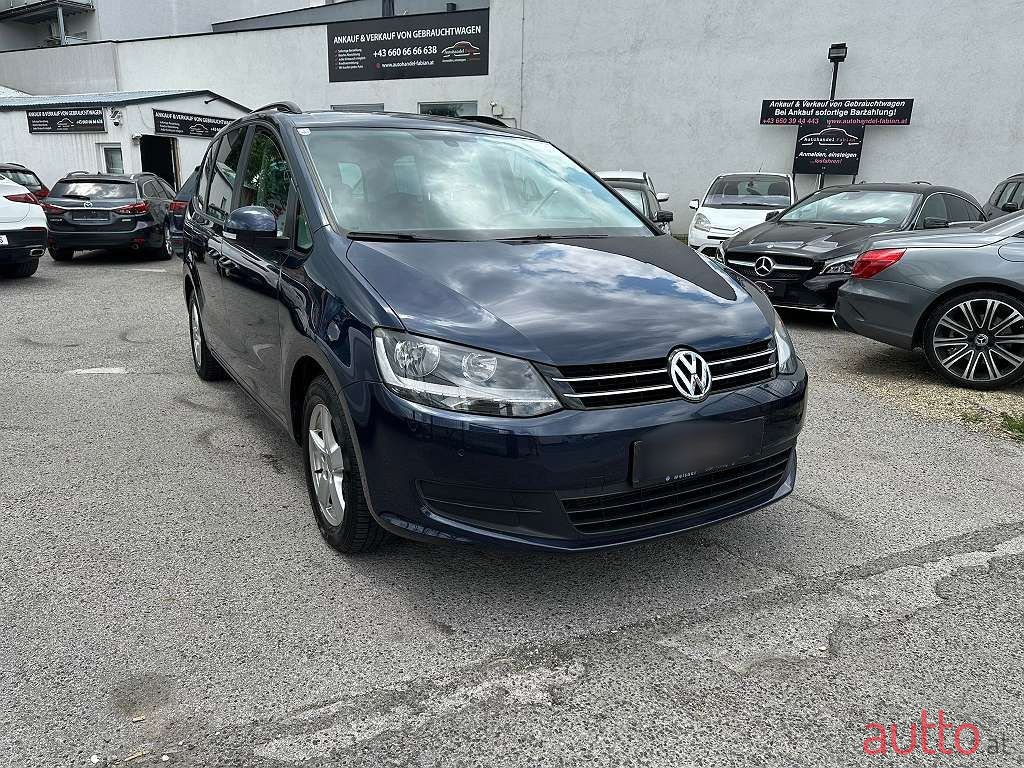 2013' Volkswagen Sharan photo #1