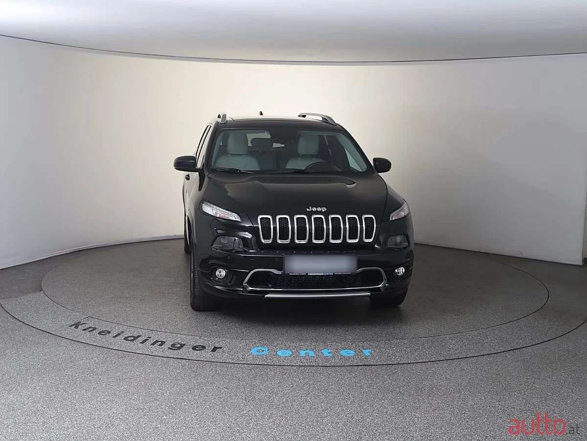 2018' Jeep Cherokee photo #3