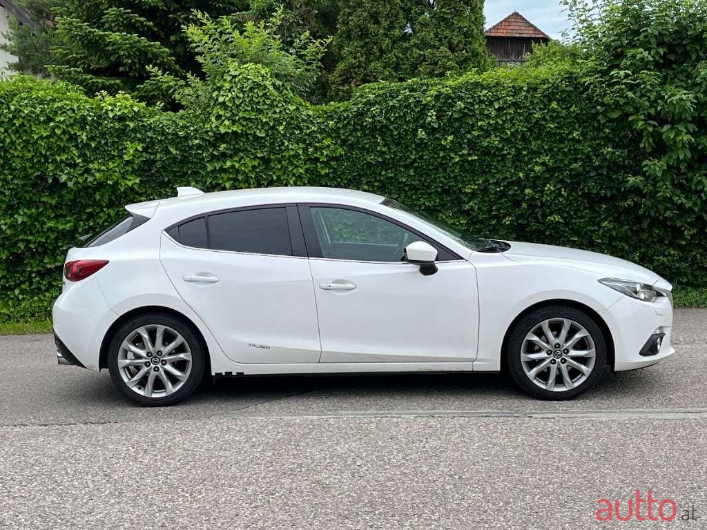 2015' Mazda Mazda3 photo #3