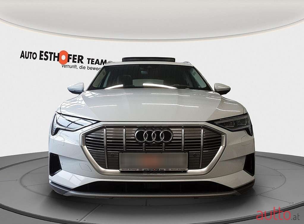 2019' Audi e-tron photo #2
