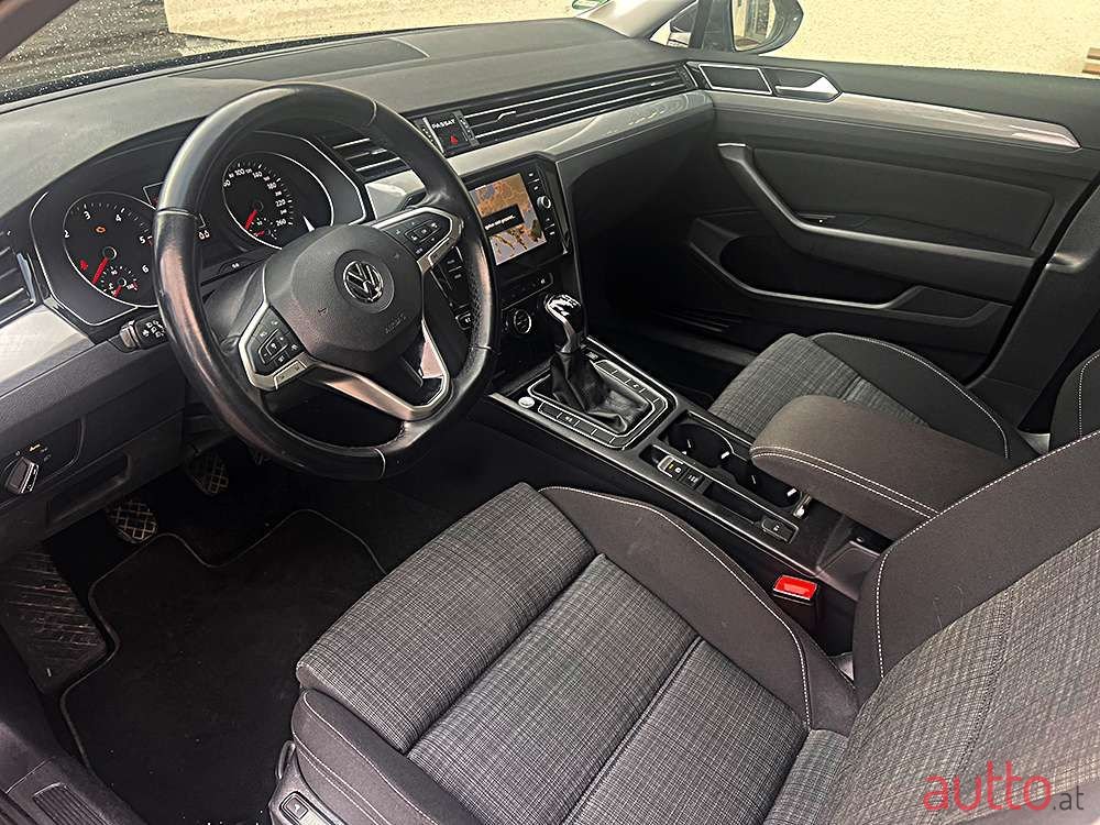 2020' Volkswagen Passat photo #5