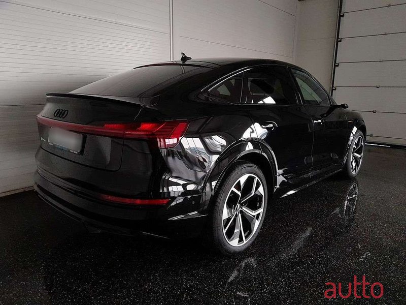 2022' Audi e-tron photo #2