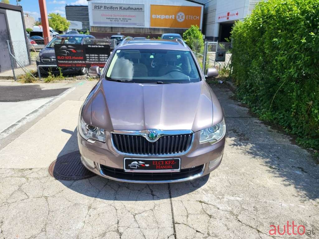 2012' Skoda Superb photo #2
