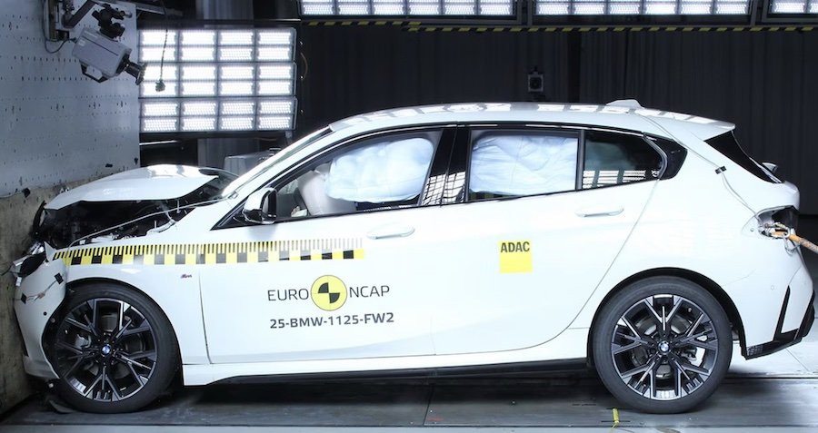 1er-BMW muss beim Crashtest Federn lassen!