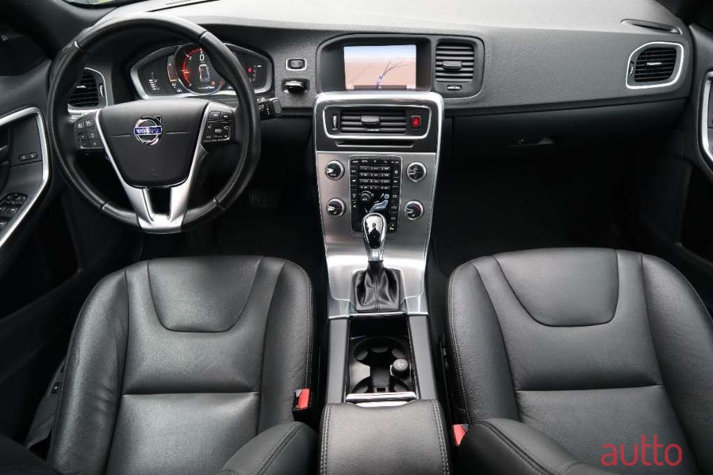 2018' Volvo S60 photo #5