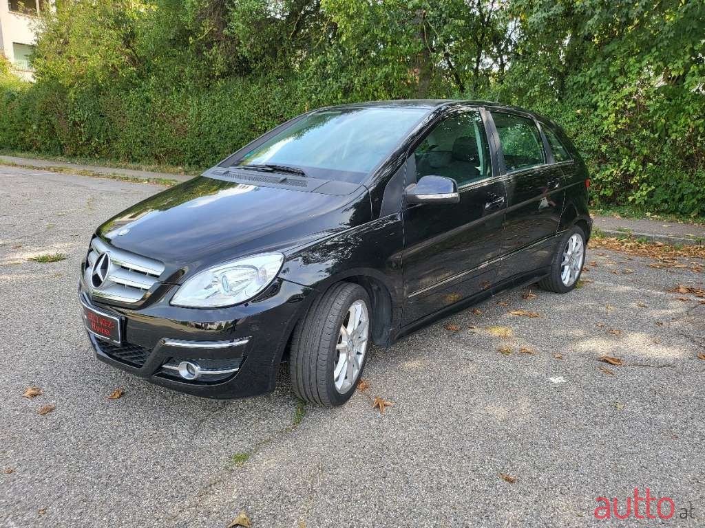 2011' Mercedes-Benz B-Klasse photo #3