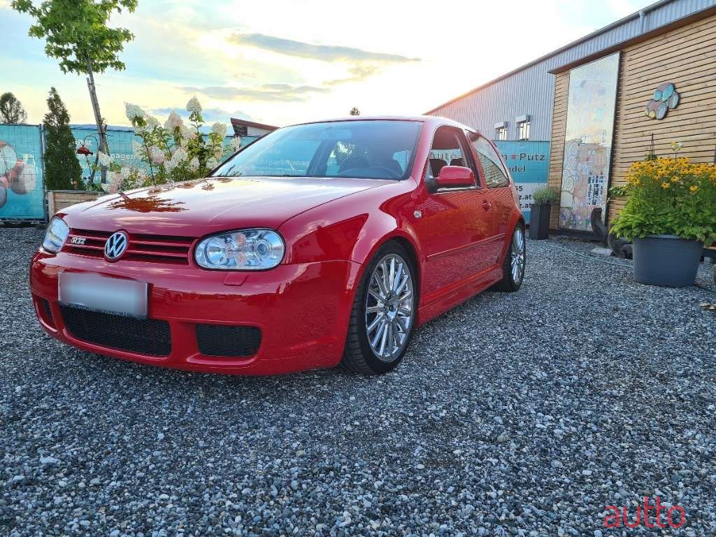 2002' Volkswagen Golf photo #4
