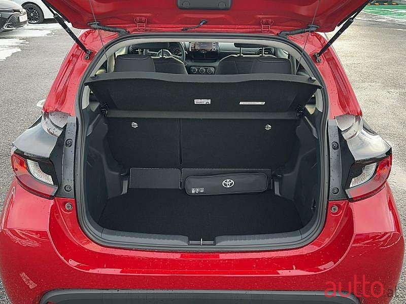 2023' Toyota Yaris photo #3