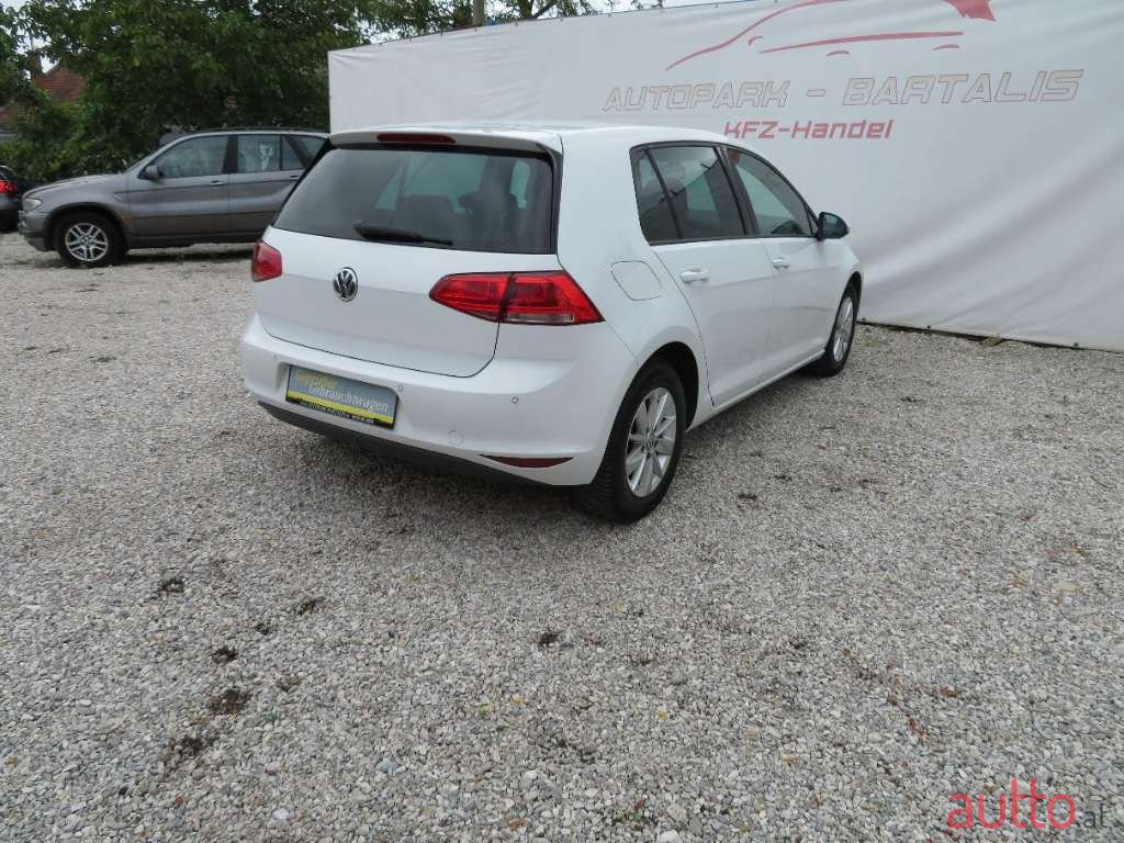 2013' Volkswagen Golf photo #6