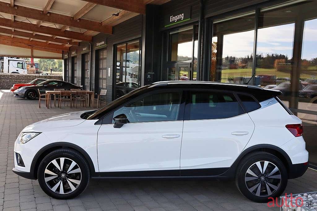 2020' SEAT Arona photo #2