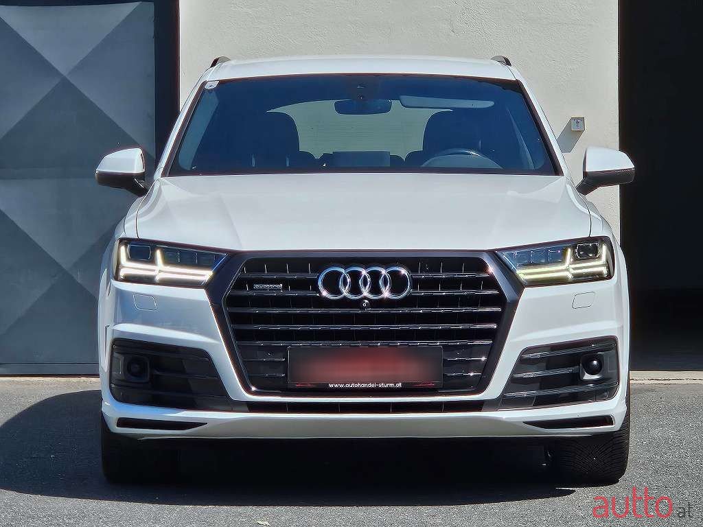 2017' Audi Q7 photo #5