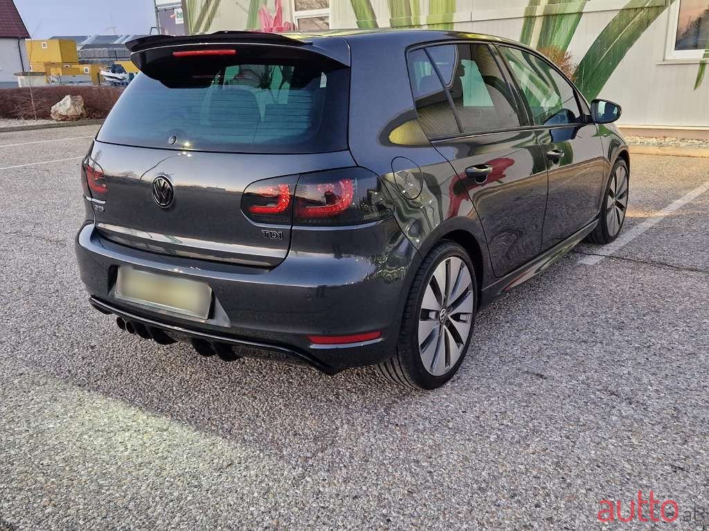 2010' Volkswagen Golf photo #6