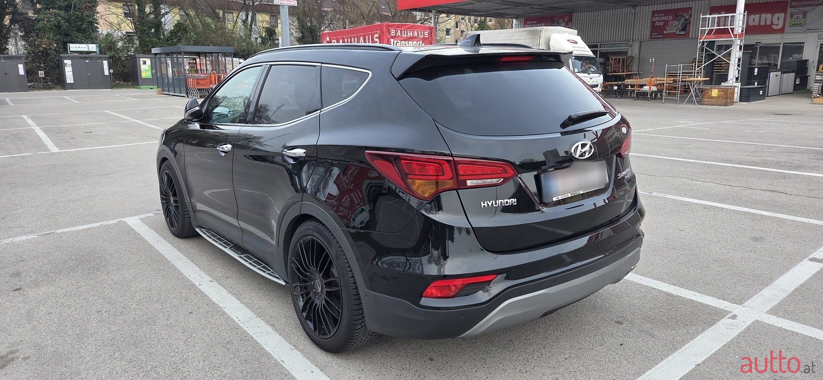 2018' Hyundai Santa Fe photo #1
