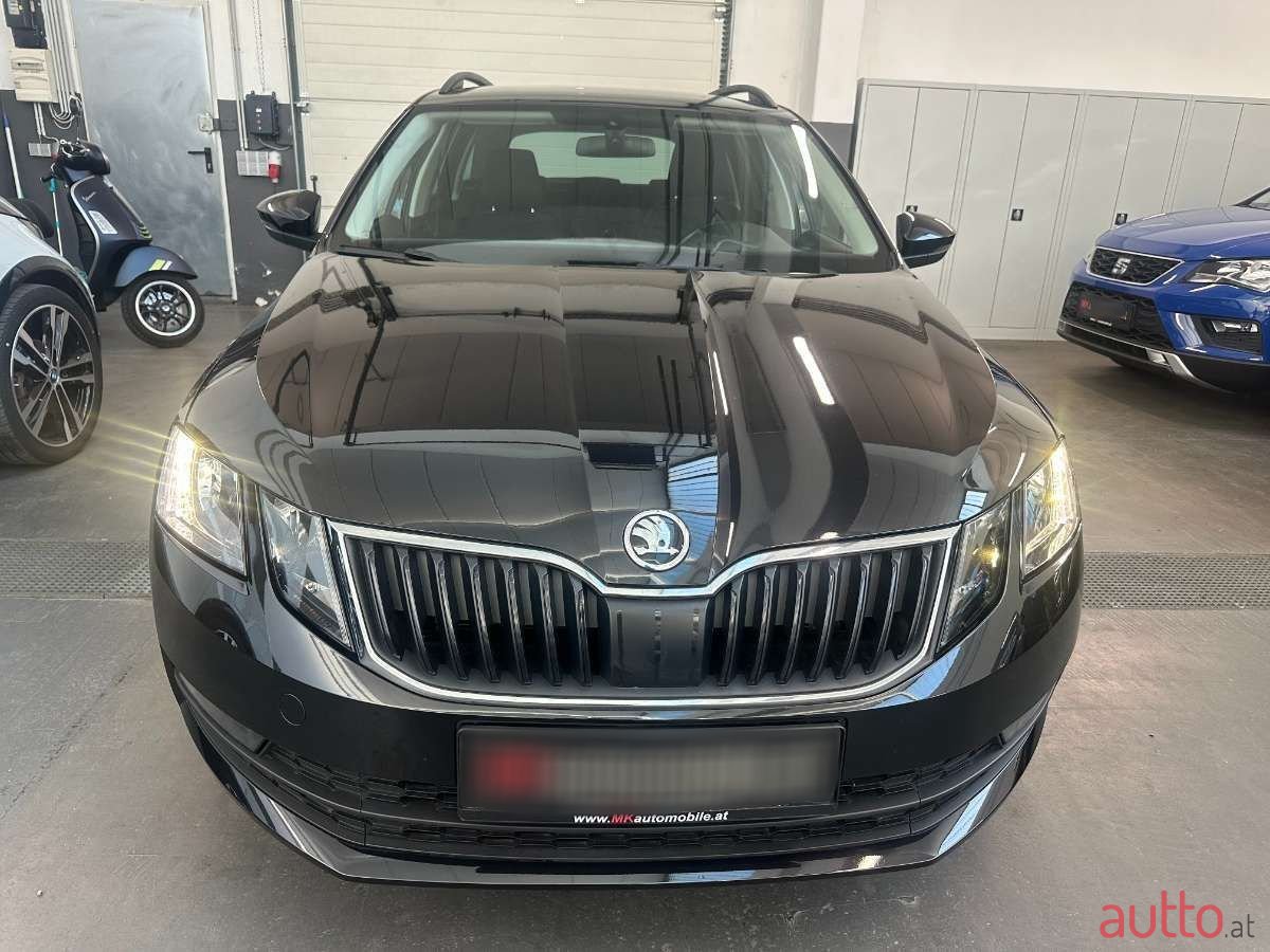 2021' Skoda Octavia photo #2