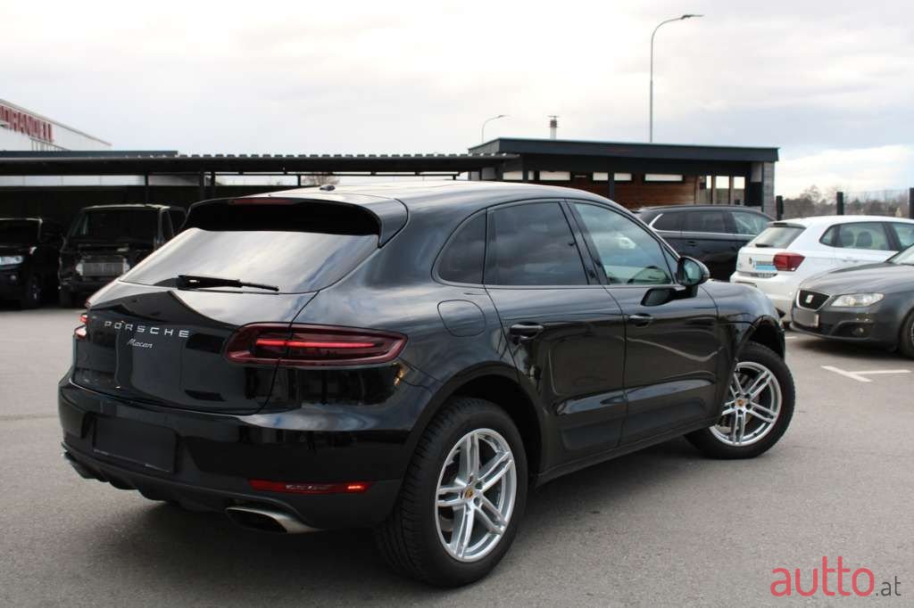 2018' Porsche Macan photo #3